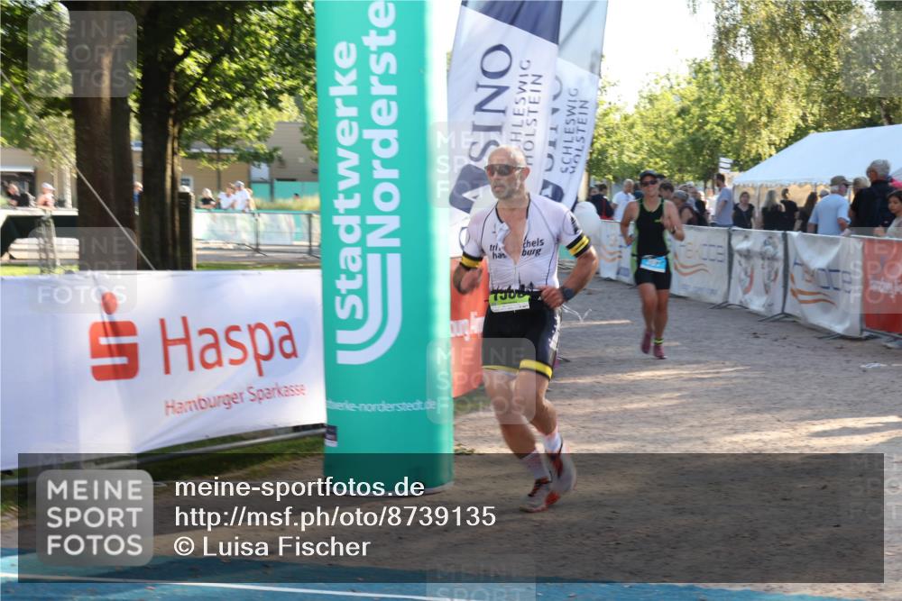 07.09.2025 - 19. Norderstedt Triathlon Luisa Fischer http://msf.ph/oto/8739135 07.09.2025 16:49:25 Ziel 387, 1053, 1588 meine-sportfotos.de