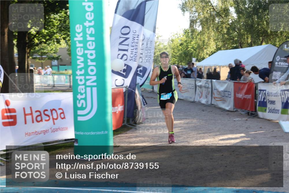 07.09.2025 - 19. Norderstedt Triathlon Luisa Fischer http://msf.ph/oto/8739155 07.09.2025 16:49:26 Ziel 387, 1053, 1588 meine-sportfotos.de