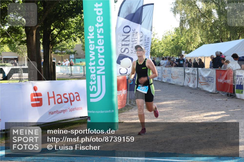 07.09.2025 - 19. Norderstedt Triathlon Luisa Fischer http://msf.ph/oto/8739159 07.09.2025 16:49:27 Ziel 387, 1053, 1588 meine-sportfotos.de