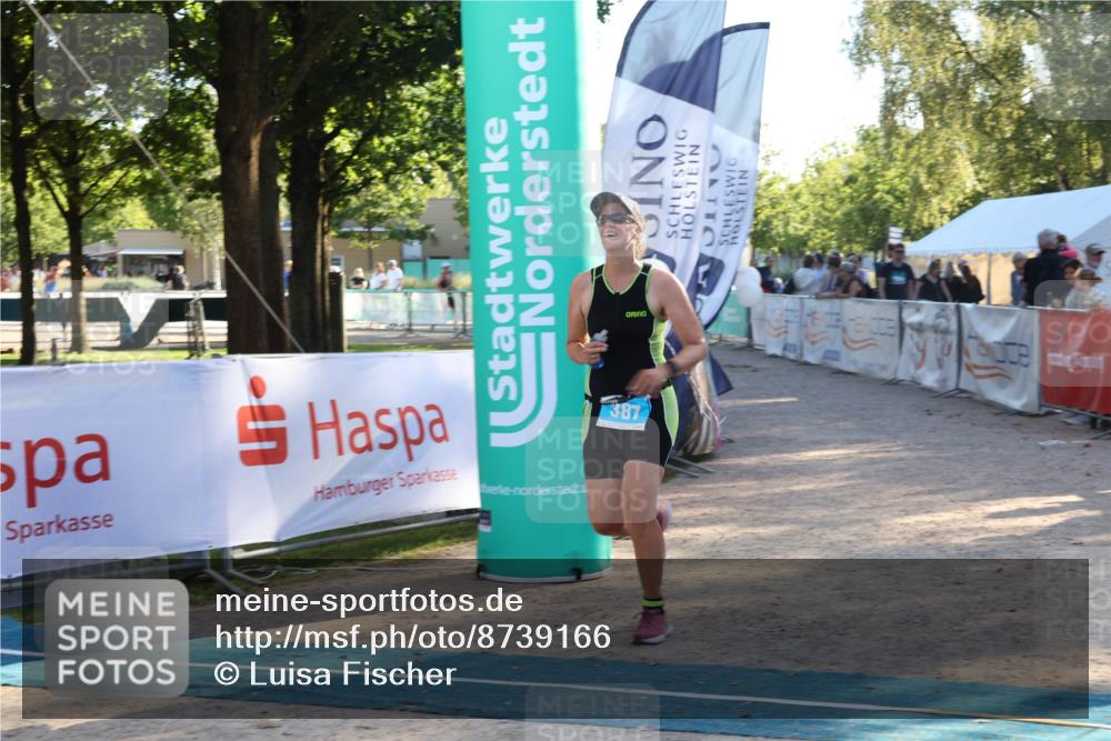 07.09.2025 - 19. Norderstedt Triathlon Luisa Fischer http://msf.ph/oto/8739166 07.09.2025 16:49:27 Ziel 387, 1053, 1588 meine-sportfotos.de