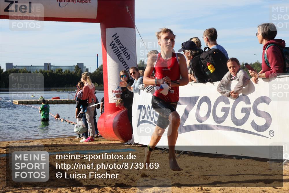 07.09.2025 - 19. Norderstedt Triathlon Luisa Fischer http://msf.ph/oto/8739169 07.09.2025 09:28:44 Schwimmen 583 meine-sportfotos.de