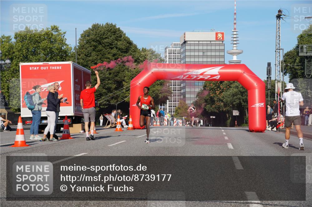 07.09.2025 - BARMER Alsterlauf Yannick Fuchs http://msf.ph/oto/8739177 07.09.2025 09:26:02 Laufen 29 meine-sportfotos.de