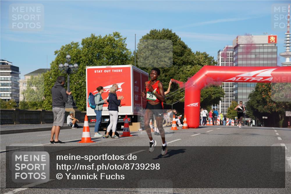 07.09.2025 - BARMER Alsterlauf Yannick Fuchs http://msf.ph/oto/8739298 07.09.2025 09:26:04 Laufen 29 meine-sportfotos.de
