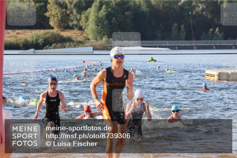 07.09.2025 - 19. Norderstedt Triathlon Luisa Fischer http://msf.ph/oto/8739306 07.09.2025 09:29:19 Schwimmen 562, 570, 586, 594, 600, 604, 613 meine-sportfotos.de