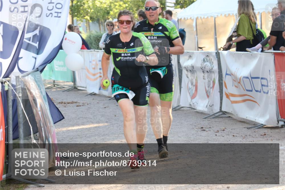 07.09.2025 - 19. Norderstedt Triathlon Luisa Fischer http://msf.ph/oto/8739314 07.09.2025 16:50:44 Ziel 1524, 1547 meine-sportfotos.de