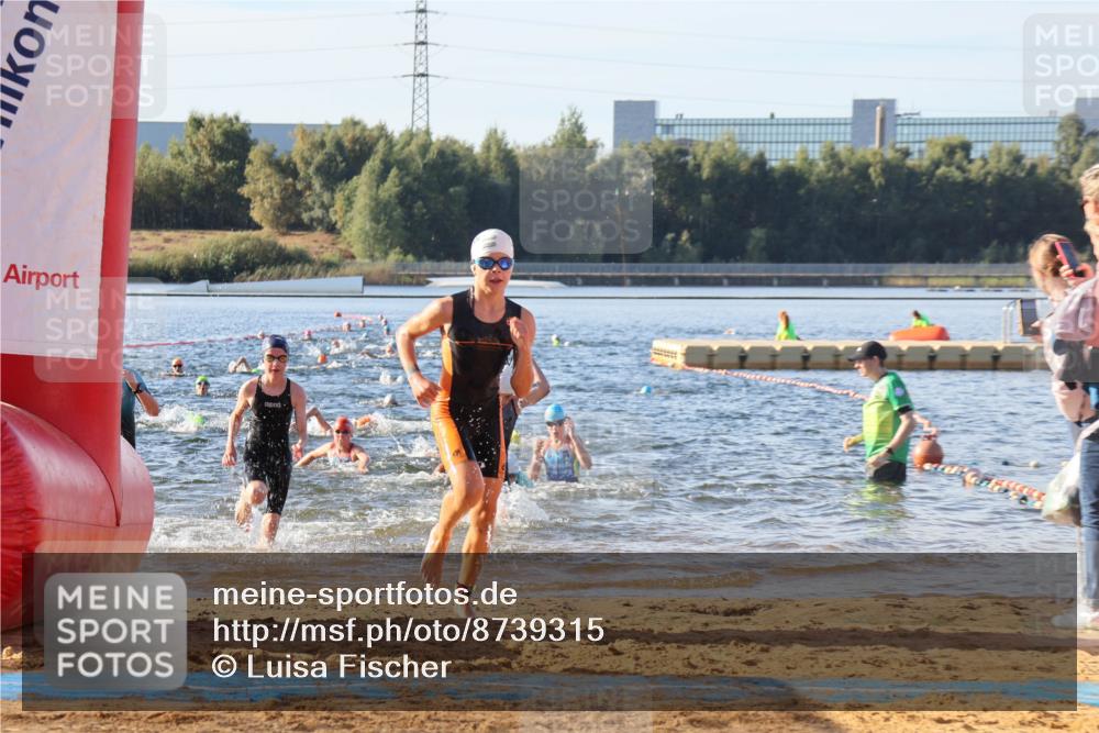 07.09.2025 - 19. Norderstedt Triathlon Luisa Fischer http://msf.ph/oto/8739315 07.09.2025 09:29:19 Schwimmen 562, 570, 586, 594, 600, 604, 613 meine-sportfotos.de