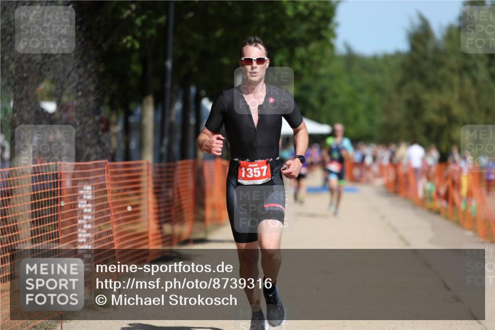 07.09.2025 - 19. Norderstedt Triathlon Michael Strokosch http://msf.ph/oto/8739316 07.09.2025 12:29:59 Laufen 261, 279, 1357 meine-sportfotos.de