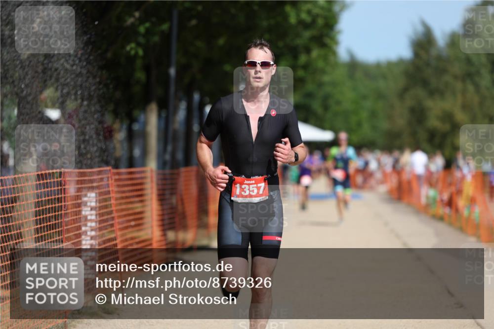 07.09.2025 - 19. Norderstedt Triathlon Michael Strokosch http://msf.ph/oto/8739326 07.09.2025 12:29:59 Laufen 261, 279, 1357 meine-sportfotos.de