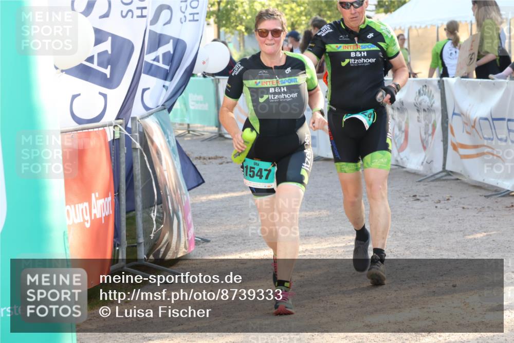 07.09.2025 - 19. Norderstedt Triathlon Luisa Fischer http://msf.ph/oto/8739333 07.09.2025 16:50:45 Ziel 1524, 1547 meine-sportfotos.de