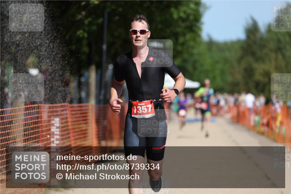 07.09.2025 - 19. Norderstedt Triathlon Michael Strokosch http://msf.ph/oto/8739334 07.09.2025 12:29:59 Laufen 261, 279, 1357 meine-sportfotos.de