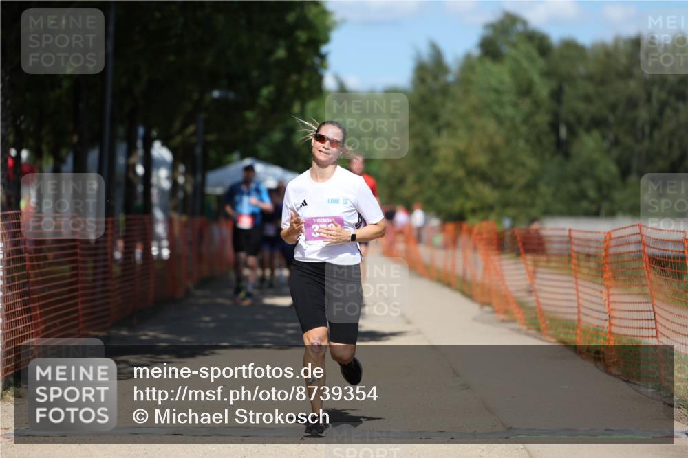 07.09.2025 - 19. Norderstedt Triathlon Michael Strokosch http://msf.ph/oto/8739354 07.09.2025 13:48:05 Laufen 316, 352 meine-sportfotos.de