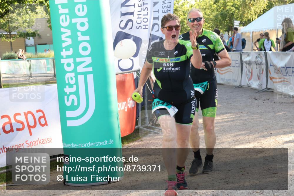07.09.2025 - 19. Norderstedt Triathlon Luisa Fischer http://msf.ph/oto/8739371 07.09.2025 16:50:47 Ziel 1524, 1547, 1562 meine-sportfotos.de
