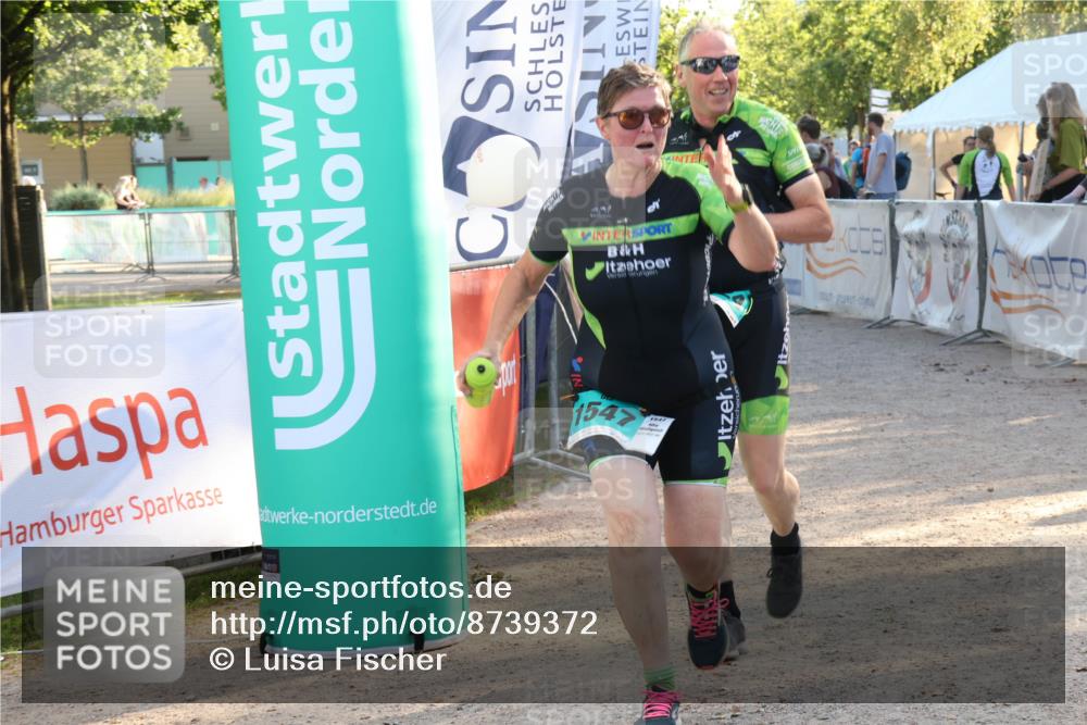 07.09.2025 - 19. Norderstedt Triathlon Luisa Fischer http://msf.ph/oto/8739372 07.09.2025 16:50:47 Ziel 1524, 1547, 1562 meine-sportfotos.de