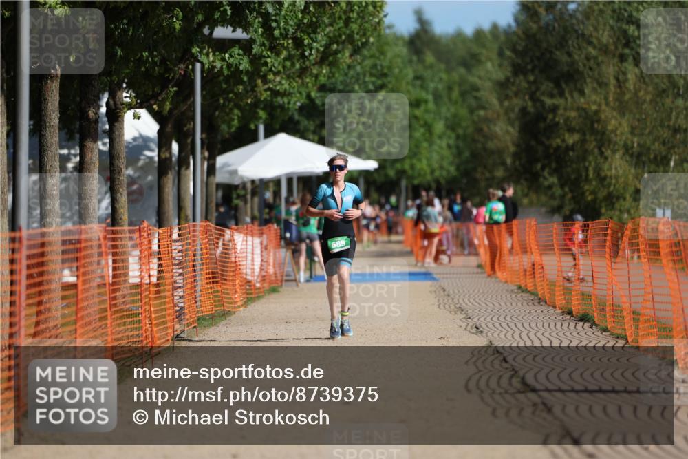 07.09.2025 - 19. Norderstedt Triathlon Michael Strokosch http://msf.ph/oto/8739375 07.09.2025 10:55:02 Laufen 78 meine-sportfotos.de