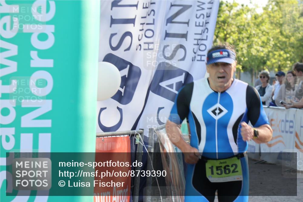 07.09.2025 - 19. Norderstedt Triathlon Luisa Fischer http://msf.ph/oto/8739390 07.09.2025 16:50:50 Ziel 1524, 1547, 1562 meine-sportfotos.de