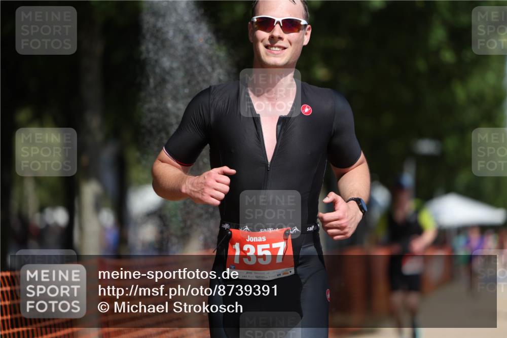 07.09.2025 - 19. Norderstedt Triathlon Michael Strokosch http://msf.ph/oto/8739391 07.09.2025 12:30:00 Laufen 261, 279, 1357 meine-sportfotos.de