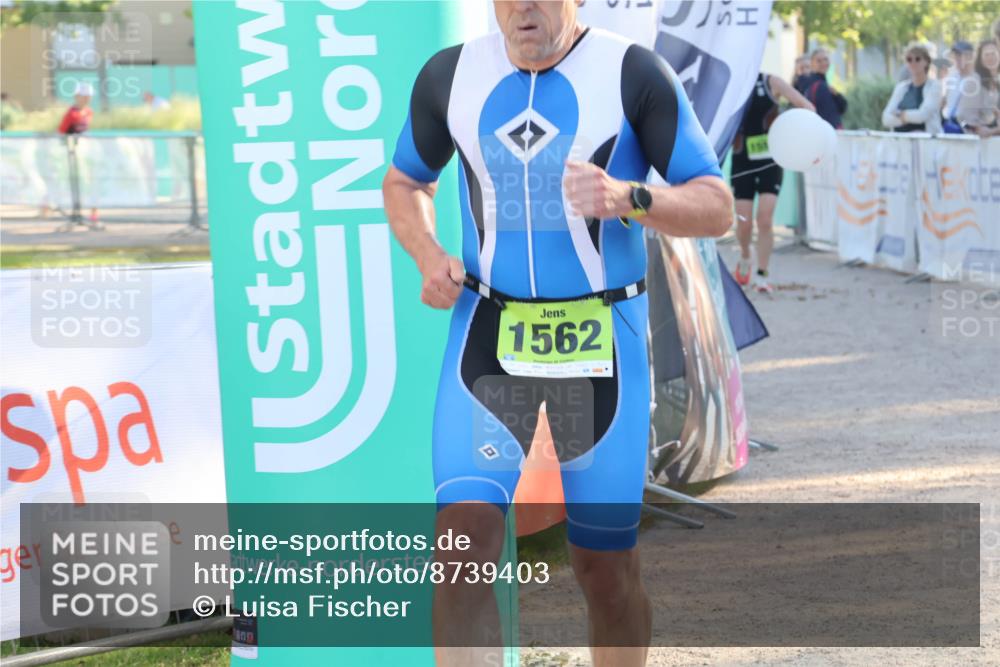 07.09.2025 - 19. Norderstedt Triathlon Luisa Fischer http://msf.ph/oto/8739403 07.09.2025 16:50:51 Ziel 1524, 1547, 1562 meine-sportfotos.de