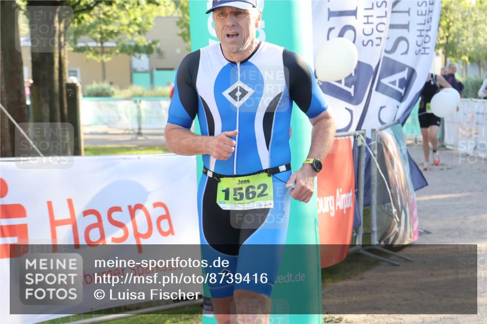 07.09.2025 - 19. Norderstedt Triathlon Luisa Fischer http://msf.ph/oto/8739416 07.09.2025 16:50:51 Ziel 1524, 1547, 1562 meine-sportfotos.de