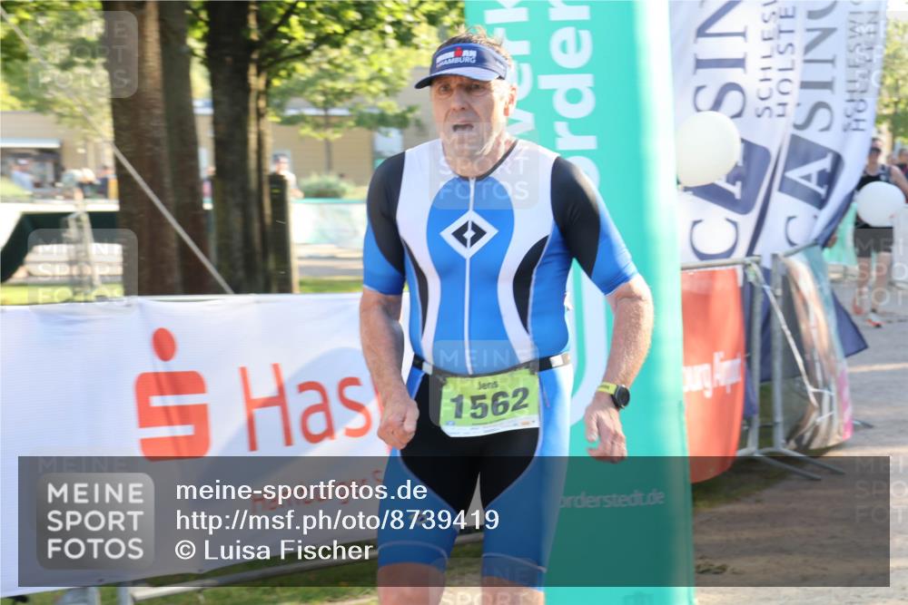 07.09.2025 - 19. Norderstedt Triathlon Luisa Fischer http://msf.ph/oto/8739419 07.09.2025 16:50:52 Ziel 1524, 1547, 1562 meine-sportfotos.de