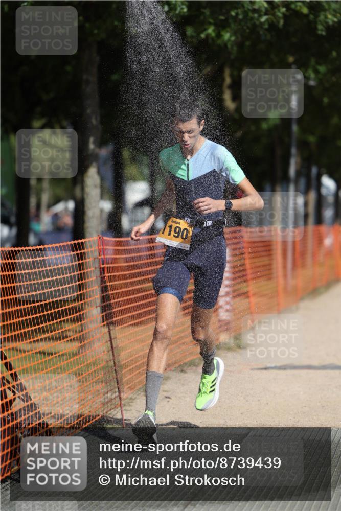 07.09.2025 - 19. Norderstedt Triathlon Michael Strokosch http://msf.ph/oto/8739439 07.09.2025 11:51:14 Laufen 1190, 1198, 1207 meine-sportfotos.de