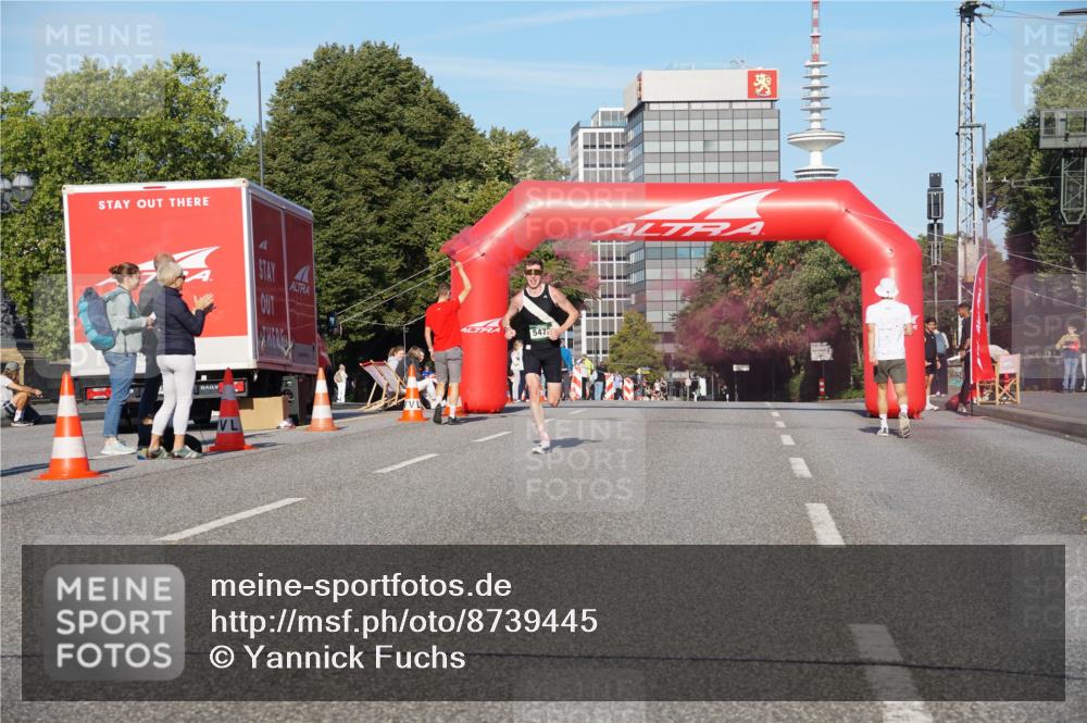 07.09.2025 - BARMER Alsterlauf Yannick Fuchs http://msf.ph/oto/8739445 07.09.2025 09:26:08 Laufen 5472 meine-sportfotos.de