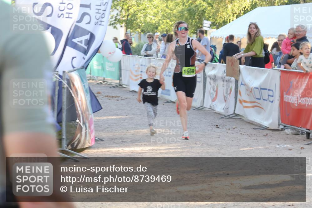 07.09.2025 - 19. Norderstedt Triathlon Luisa Fischer http://msf.ph/oto/8739469 07.09.2025 16:50:55 Ziel 1559, 1562 meine-sportfotos.de