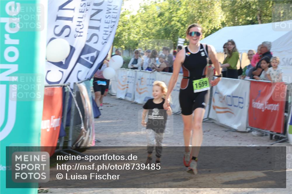 07.09.2025 - 19. Norderstedt Triathlon Luisa Fischer http://msf.ph/oto/8739485 07.09.2025 16:50:57 Ziel 1559, 1562 meine-sportfotos.de