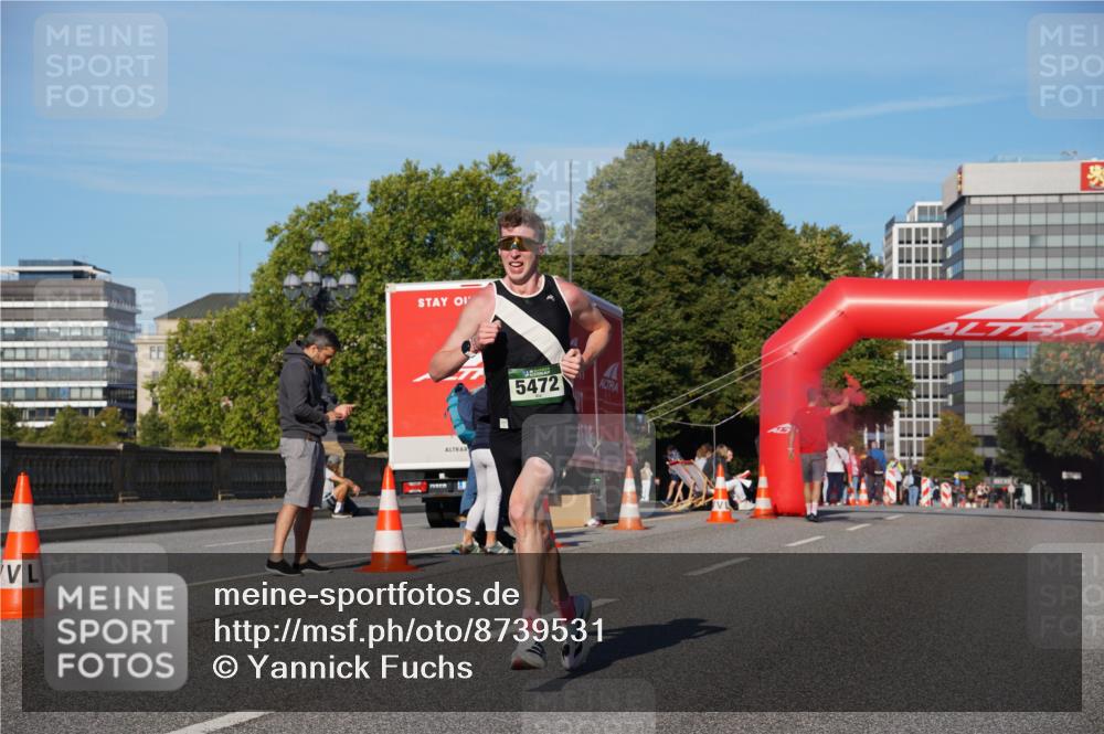 07.09.2025 - BARMER Alsterlauf Yannick Fuchs http://msf.ph/oto/8739531 07.09.2025 09:26:10 Laufen 5472 meine-sportfotos.de