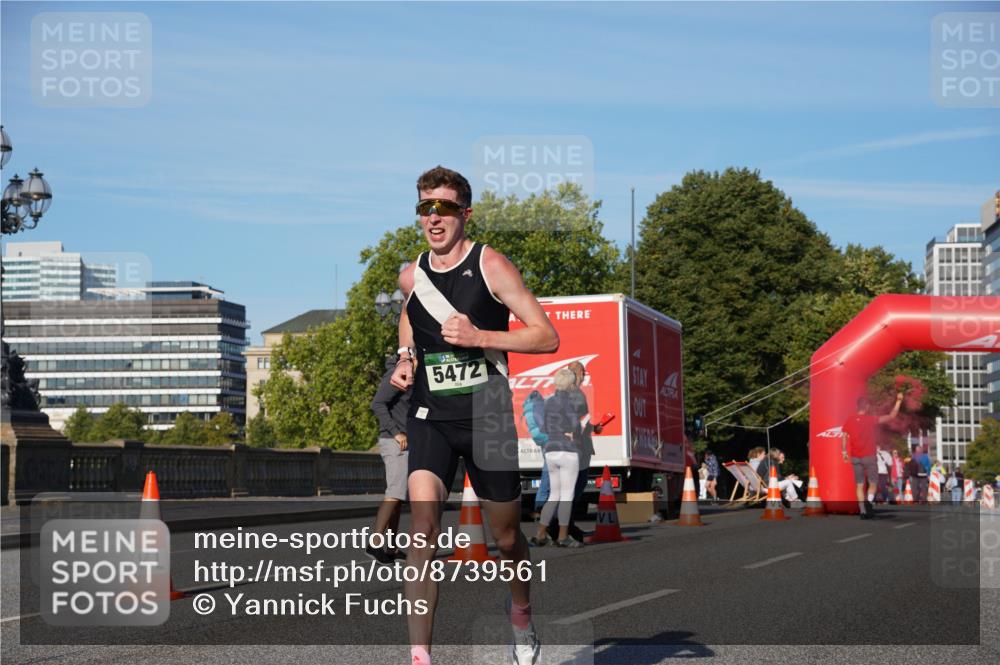 07.09.2025 - BARMER Alsterlauf Yannick Fuchs http://msf.ph/oto/8739561 07.09.2025 09:26:10 Laufen 5472 meine-sportfotos.de