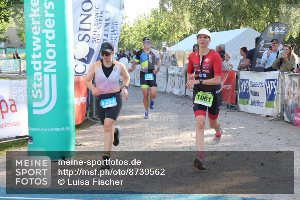 07.09.2025 - 19. Norderstedt Triathlon Luisa Fischer http://msf.ph/oto/8739562 07.09.2025 16:51:01 Ziel 416, 1061, 1424, 1559 meine-sportfotos.de