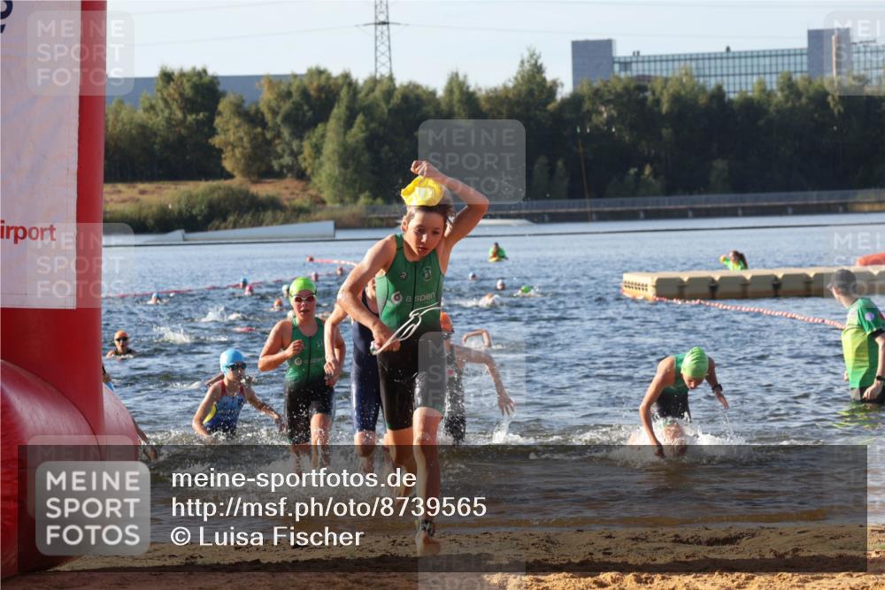 07.09.2025 - 19. Norderstedt Triathlon Luisa Fischer http://msf.ph/oto/8739565 07.09.2025 09:29:36 Schwimmen 554, 562, 563, 567, 572, 587, 588, 591, 595, 604, 606, 609, 618, 619, 629 meine-sportfotos.de