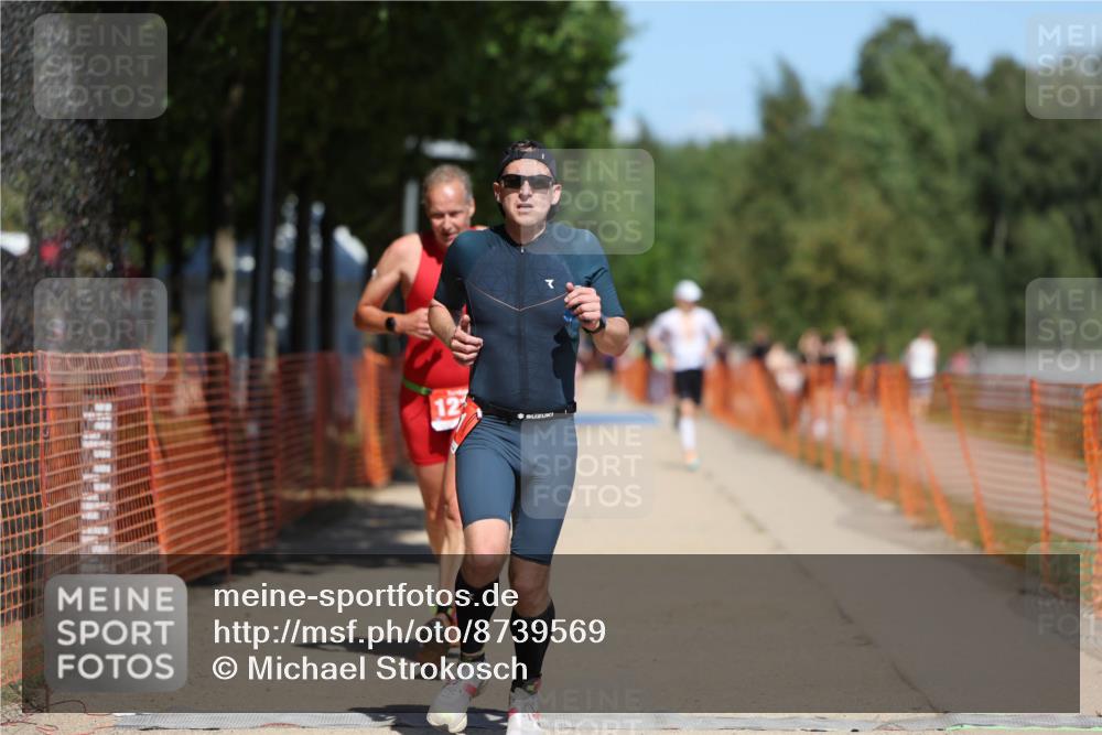 07.09.2025 - 19. Norderstedt Triathlon Michael Strokosch http://msf.ph/oto/8739569 07.09.2025 13:06:10 Laufen 811, 1216, 1366 meine-sportfotos.de