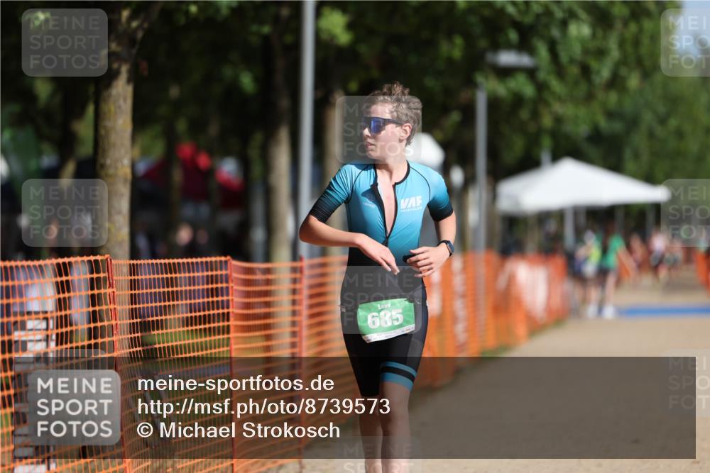 07.09.2025 - 19. Norderstedt Triathlon Michael Strokosch http://msf.ph/oto/8739573 07.09.2025 10:55:09 Laufen 685 meine-sportfotos.de