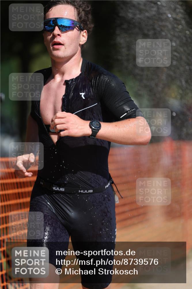 07.09.2025 - 19. Norderstedt Triathlon Michael Strokosch http://msf.ph/oto/8739576 07.09.2025 11:51:22 Laufen 152, 1198, 1207 meine-sportfotos.de