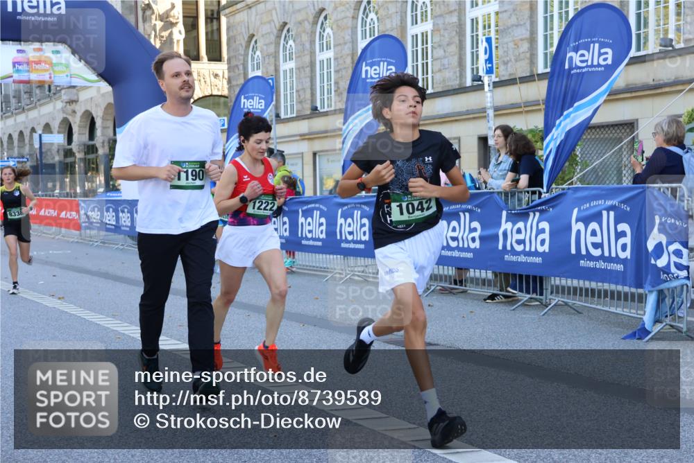07.09.2025 - BARMER Alsterlauf Strokosch-Dieckow http://msf.ph/oto/8739589 07.09.2025 11:42:53 Ziel 1123, 1126, 1127, 1158, 1164, 1243, 4055, 8324, 8464 meine-sportfotos.de