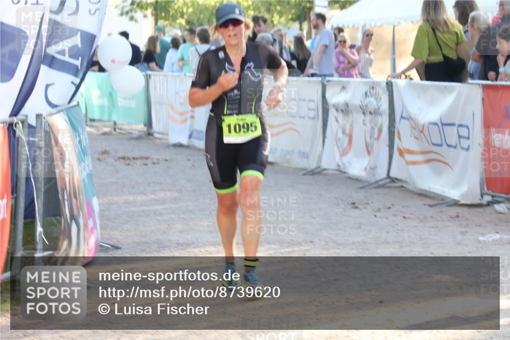 07.09.2025 - 19. Norderstedt Triathlon Luisa Fischer http://msf.ph/oto/8739620 07.09.2025 16:51:34 Ziel 1095 meine-sportfotos.de
