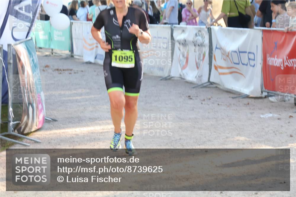 07.09.2025 - 19. Norderstedt Triathlon Luisa Fischer http://msf.ph/oto/8739625 07.09.2025 16:51:35 Ziel 1095 meine-sportfotos.de