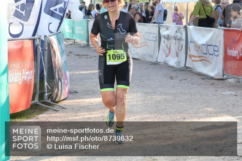 07.09.2025 - 19. Norderstedt Triathlon Luisa Fischer http://msf.ph/oto/8739632 07.09.2025 16:51:35 Ziel 1095 meine-sportfotos.de