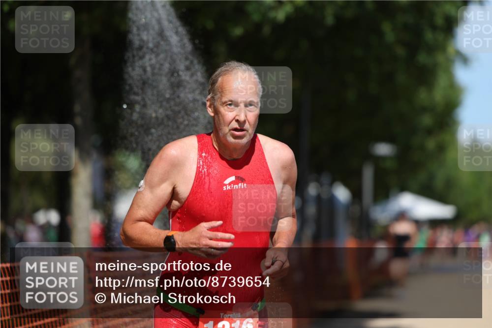 07.09.2025 - 19. Norderstedt Triathlon Michael Strokosch http://msf.ph/oto/8739654 07.09.2025 13:06:12 Laufen 811, 1216, 1366 meine-sportfotos.de