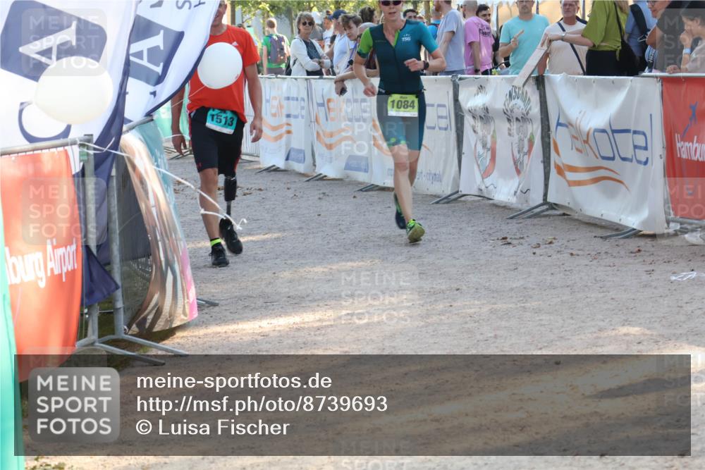 07.09.2025 - 19. Norderstedt Triathlon Luisa Fischer http://msf.ph/oto/8739693 07.09.2025 16:51:48 Ziel  meine-sportfotos.de