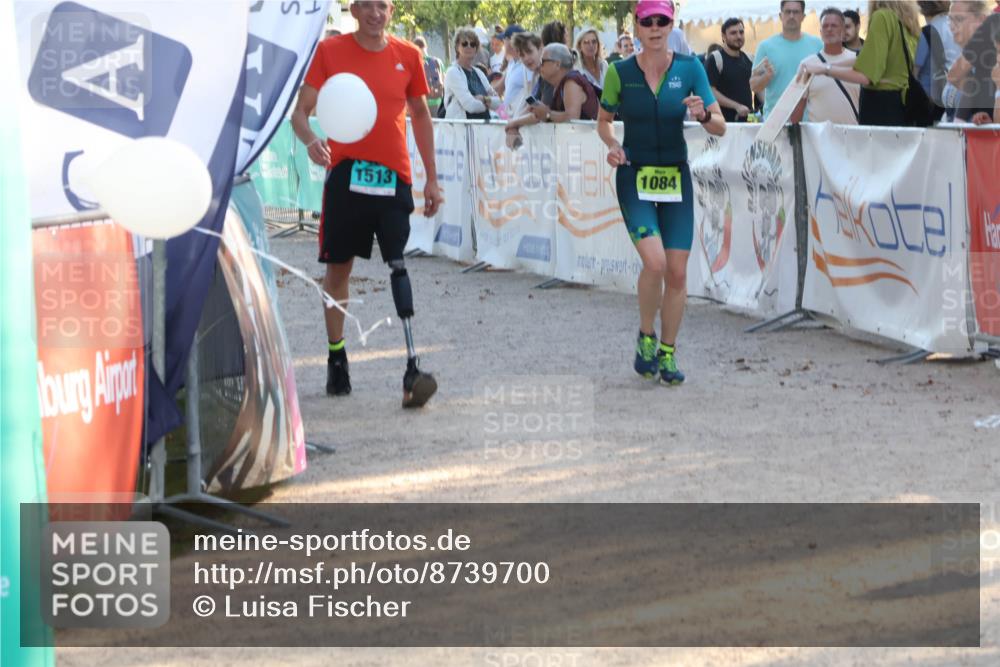 07.09.2025 - 19. Norderstedt Triathlon Luisa Fischer http://msf.ph/oto/8739700 07.09.2025 16:51:49 Ziel  meine-sportfotos.de