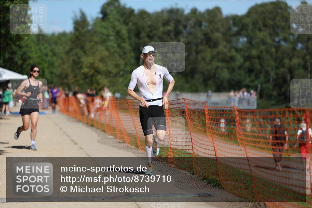 07.09.2025 - 19. Norderstedt Triathlon Michael Strokosch http://msf.ph/oto/8739710 07.09.2025 13:06:16 Laufen 272, 1366 meine-sportfotos.de