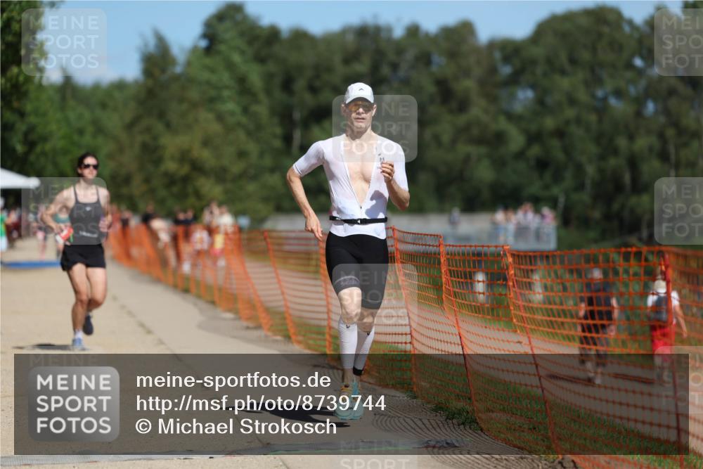 07.09.2025 - 19. Norderstedt Triathlon Michael Strokosch http://msf.ph/oto/8739744 07.09.2025 13:06:16 Laufen 272, 1366 meine-sportfotos.de