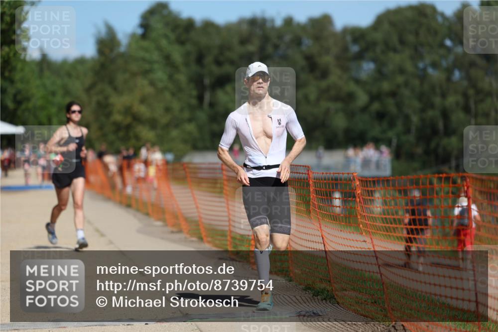 07.09.2025 - 19. Norderstedt Triathlon Michael Strokosch http://msf.ph/oto/8739754 07.09.2025 13:06:16 Laufen 272, 1366 meine-sportfotos.de