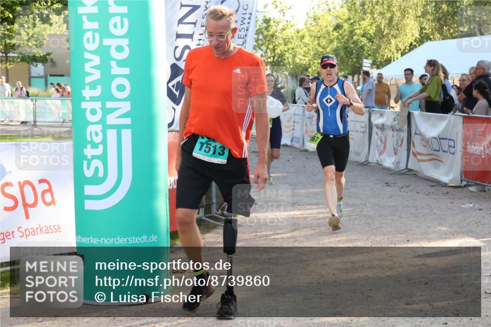 07.09.2025 - 19. Norderstedt Triathlon Luisa Fischer http://msf.ph/oto/8739860 07.09.2025 16:51:57 Ziel 1084, 1092, 1513, 1567 meine-sportfotos.de