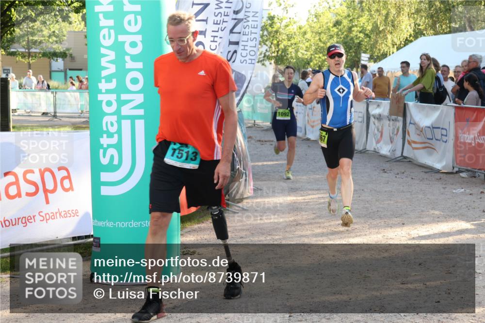 07.09.2025 - 19. Norderstedt Triathlon Luisa Fischer http://msf.ph/oto/8739871 07.09.2025 16:51:57 Ziel 1084, 1092, 1513, 1567 meine-sportfotos.de