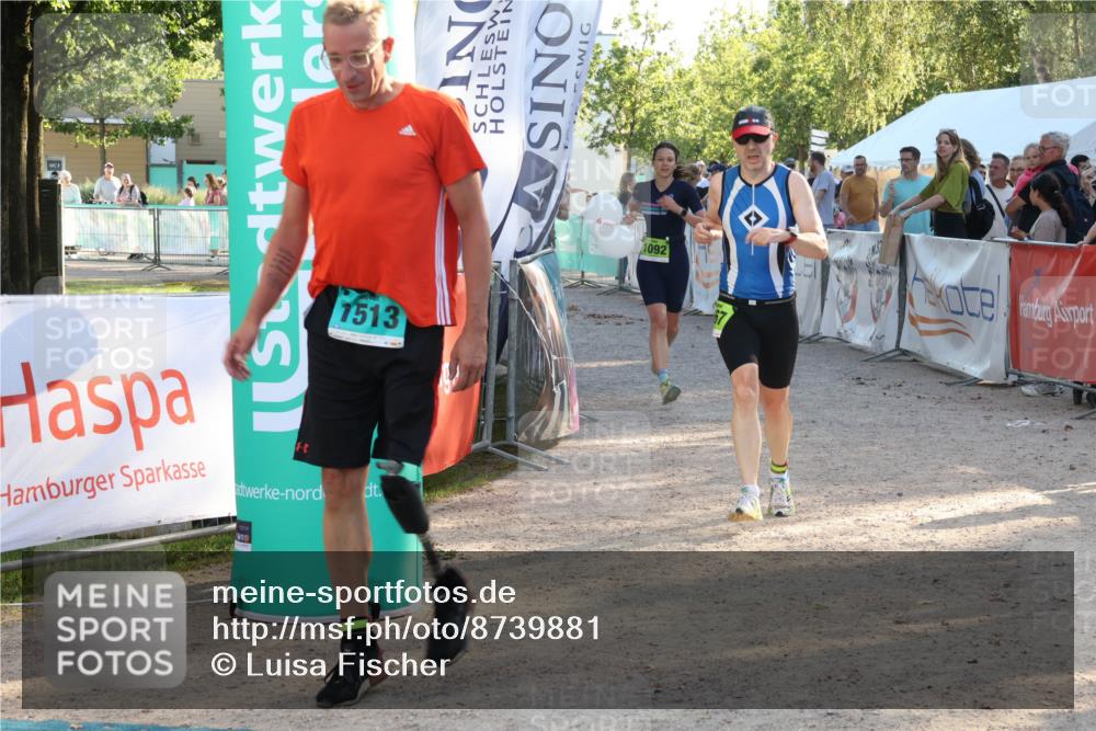 07.09.2025 - 19. Norderstedt Triathlon Luisa Fischer http://msf.ph/oto/8739881 07.09.2025 16:51:57 Ziel 1084, 1092, 1513, 1567 meine-sportfotos.de