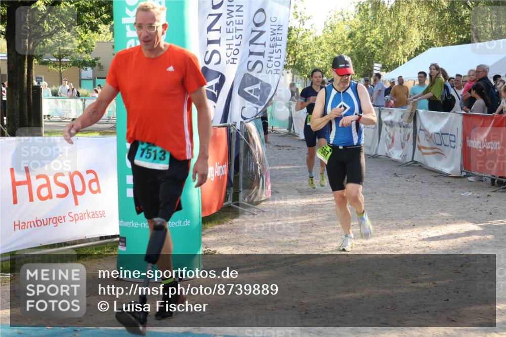 07.09.2025 - 19. Norderstedt Triathlon Luisa Fischer http://msf.ph/oto/8739889 07.09.2025 16:51:57 Ziel 1084, 1092, 1513, 1567 meine-sportfotos.de