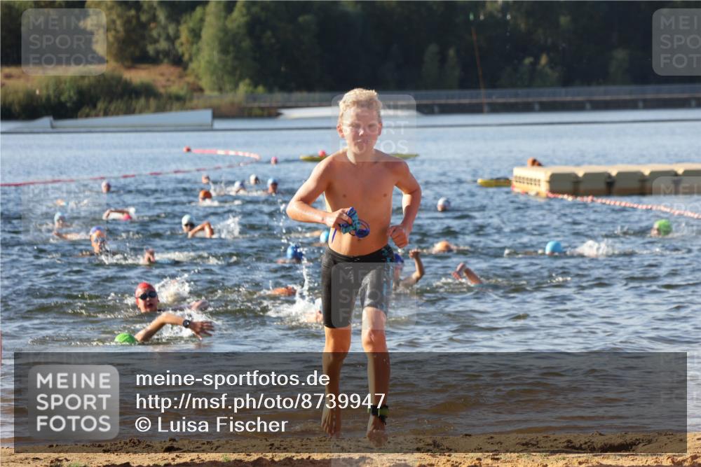 07.09.2025 - 19. Norderstedt Triathlon Luisa Fischer http://msf.ph/oto/8739947 07.09.2025 09:30:09 Schwimmen 568, 617, 625, 631, 634 meine-sportfotos.de