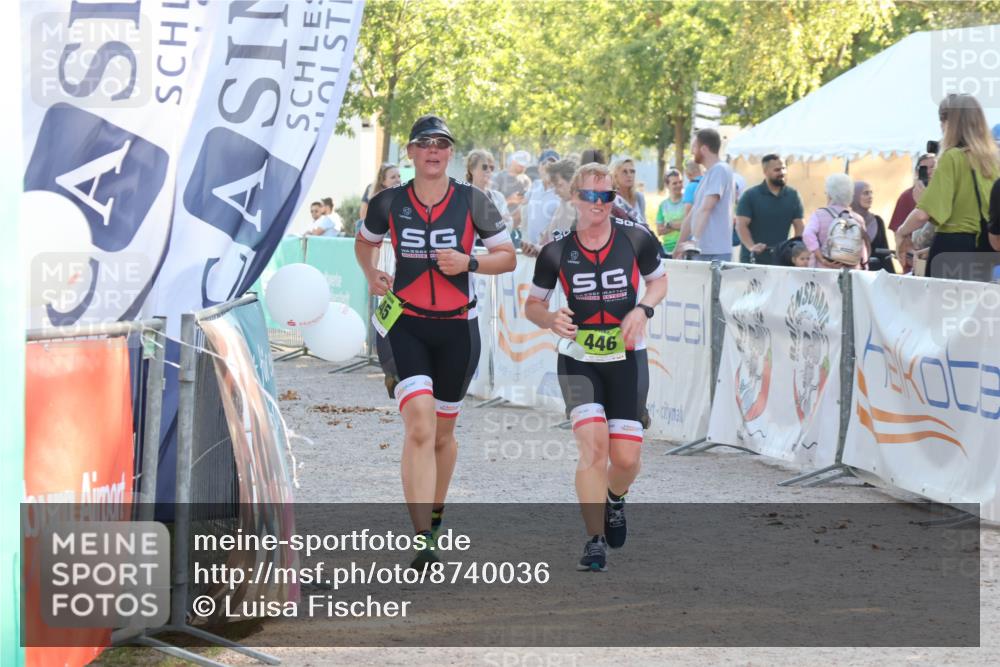 07.09.2025 - 19. Norderstedt Triathlon Luisa Fischer http://msf.ph/oto/8740036 07.09.2025 16:52:38 Ziel 445, 446 meine-sportfotos.de